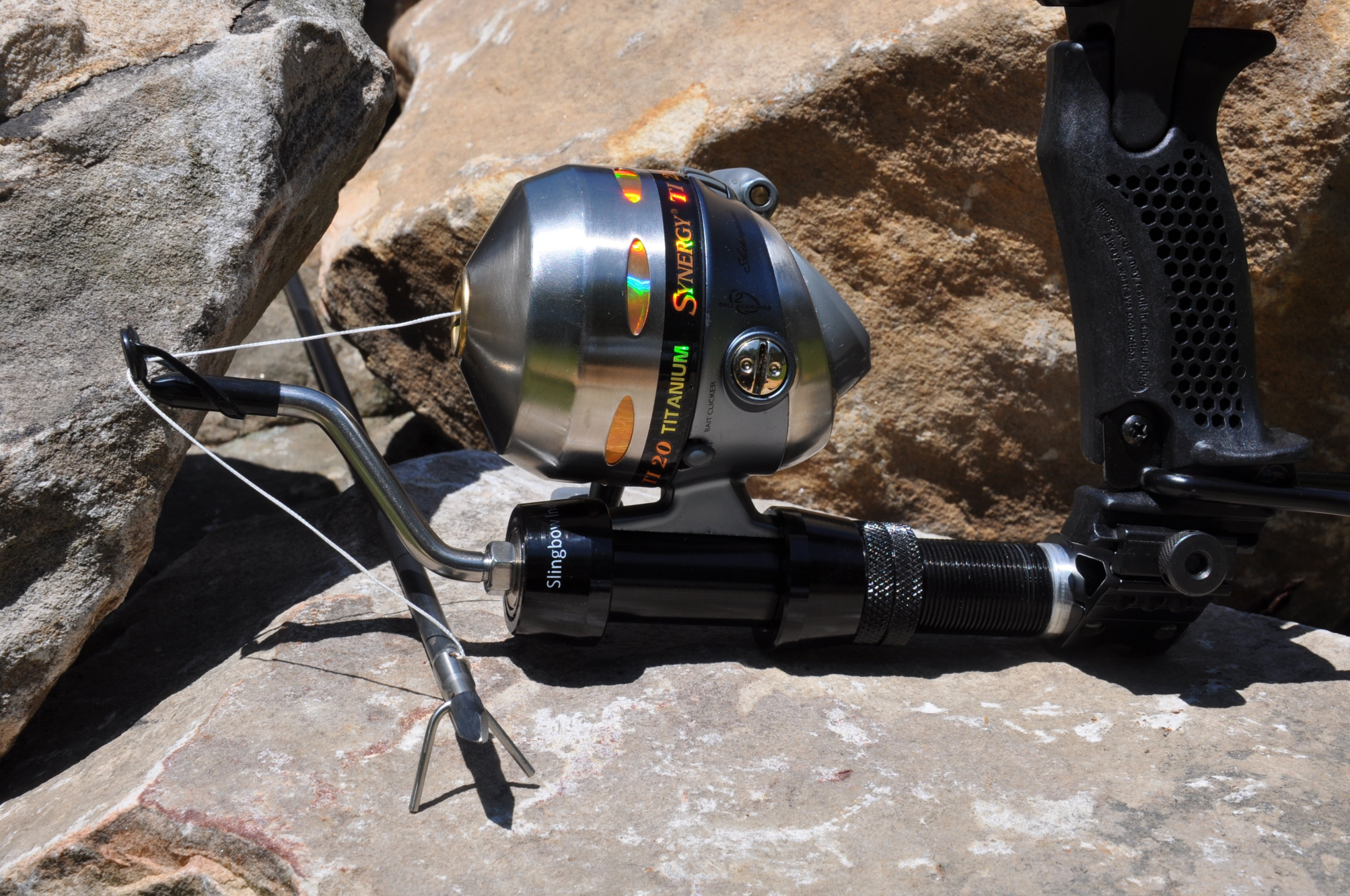  HBG Fishing Slingshot Kit Archery Slingbow Hunting Fish  Folding Professional Adjustable Shooting with 6Pcs Fishing Arrows : Sports  & Outdoors